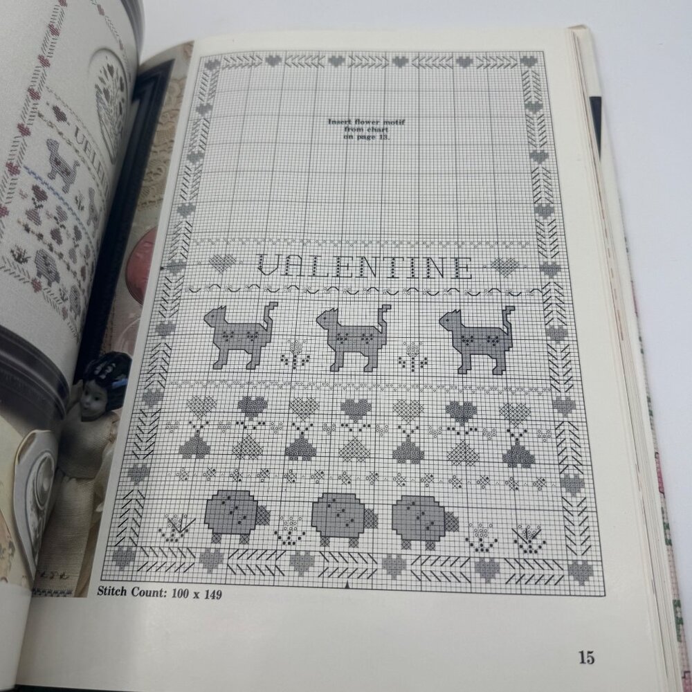 Holidays In Cross-Stitch 1987 Vanessa-Ann Collection Hardcover Book - Picture 9 of 9